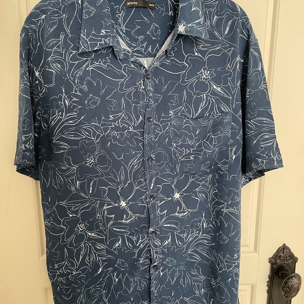 Navy Blue Mens XL Floral Short-Sleeve Button-Up Shirt